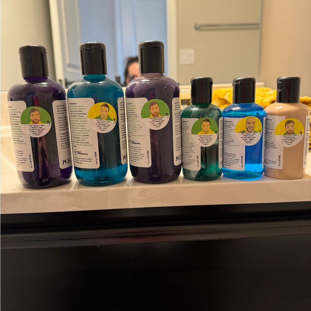 Lush Body Washes Bath Bombs Lotions and Scrubs - Picture 8 of 13